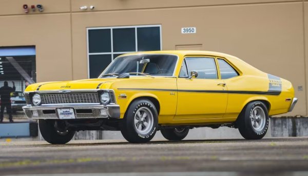 Търговското представителство на Yenko Chevrolet в Канонсбърг, Пенсилвания, в миналото е бил известен център за мъсъл автомобилите в края на 60-те години на миналия век. С широка широка гама от Camaro, Chevelle и Nova, дилърът разчита връзките си с производителя, реализирайки бързи поръчки от фабриката на Chevrolet, докато повечето конкуренти трябва да чакат. Едва 175 броя Yenko Deuce са произведени и продадени през 1970 г., една година след старта на производството, като само 10 от тях се предлагат в подобен жълт цвят.